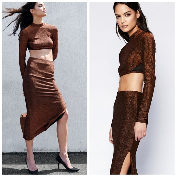 NWT Bardot Tuscany Long Sleeve Lurex Crop Top in Bronze Lur Medium - Picture 2 of 10